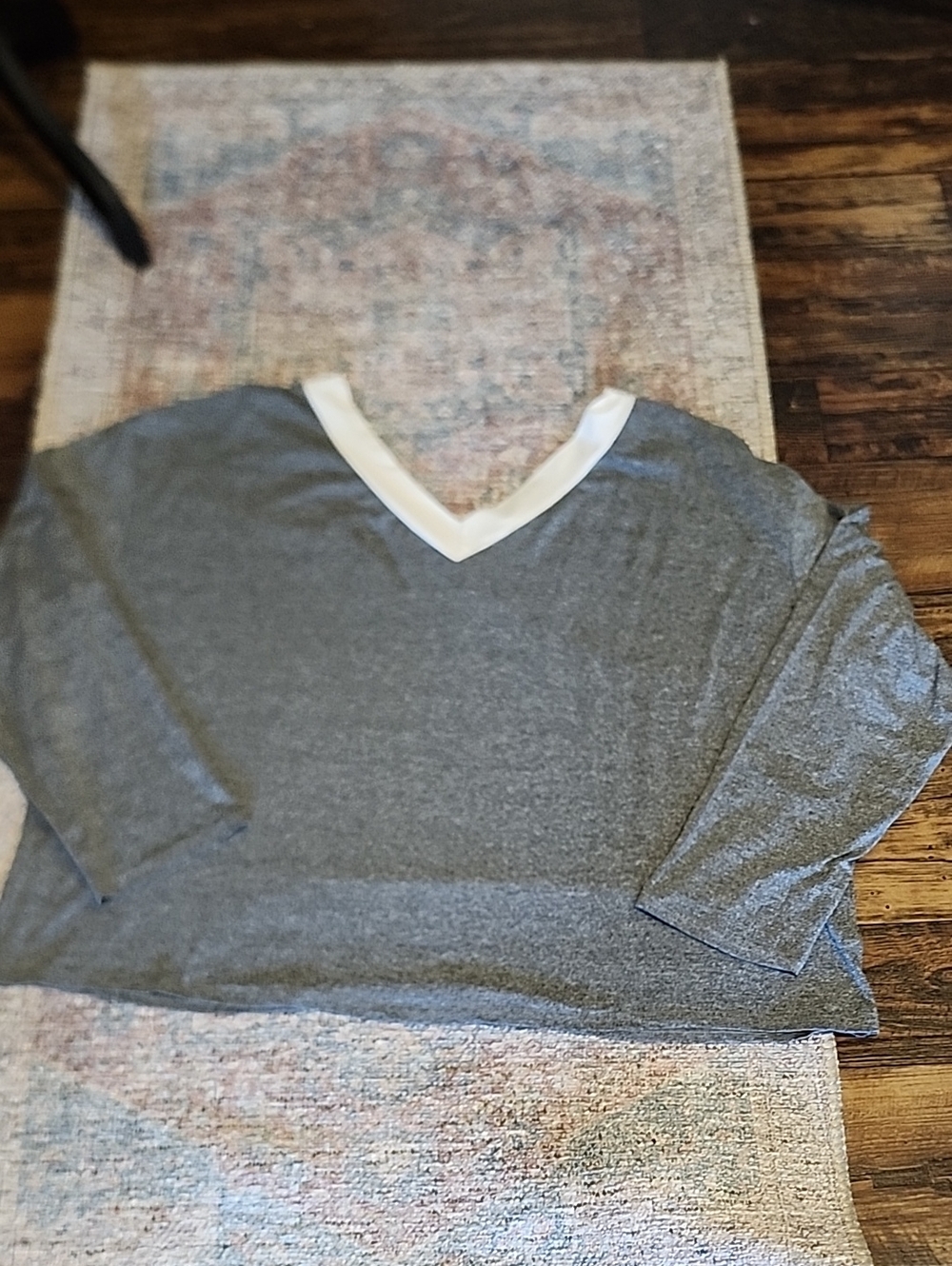 Source Unknown Gray V-Neck Pullover with White Trim